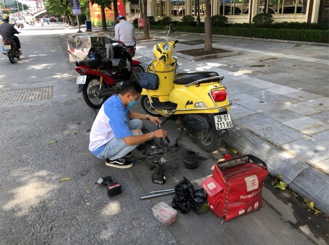 Cách xử lý tình trạng xe máy bị nước vào pô 4 Bạn cần làm khô, lau sạch nhiều bị trí quan trọng sau khi xe máy bị nước vào pô