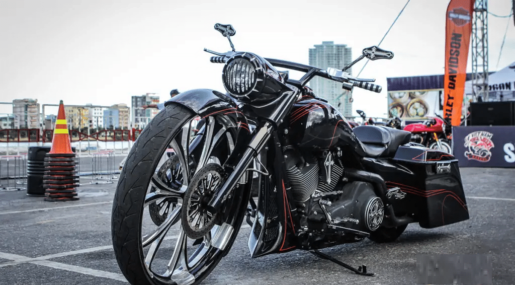 Xe moto phân khối lớn cũng có thể hỏng hóc giữa đường cần tìm đơn vị sửa chữa lưu động