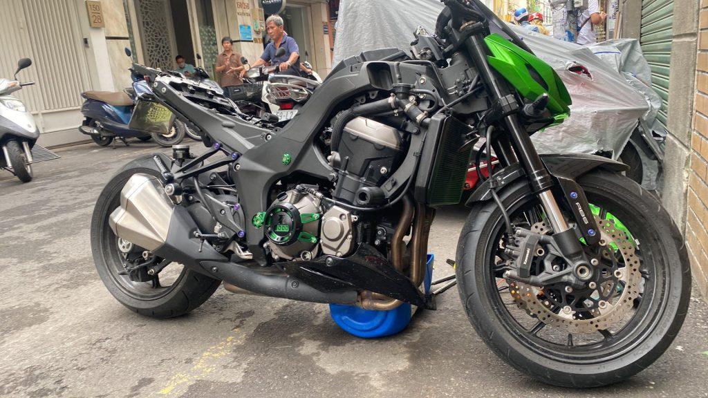 Sửa chữa, cứu hộ xe moto phân khối lớn rất khác biệt với cứu hộ xe máy thông thường