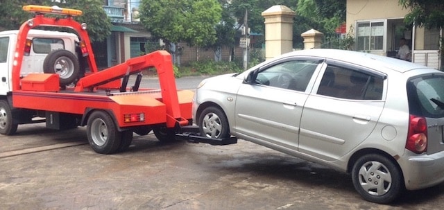 Dịch vụ cứu hộ ô tô của Hoàng Gia Motor có máy móc, trang thiết bị hiện đại, đầy đủ