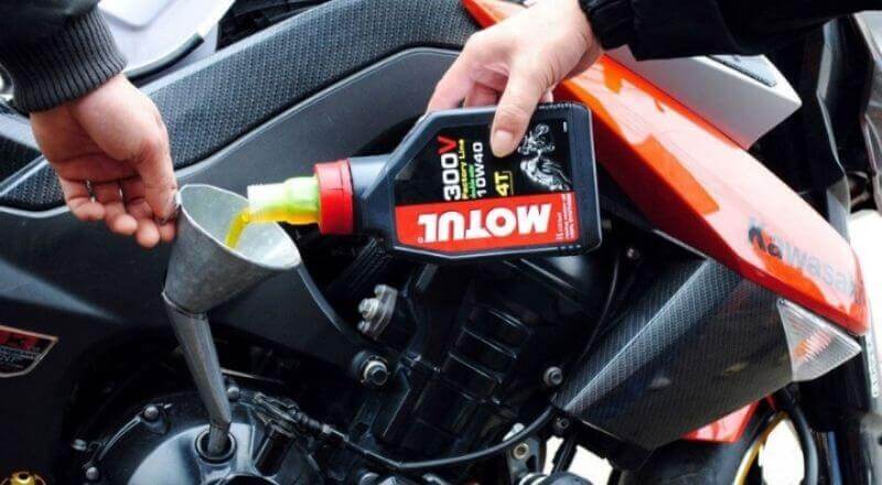 Mẹo chọn nhớt cho xe tay côn, xe phân khối lớn - Kiến thức bảo dưỡng xe máy 2 Mẹo chọn nhớt cho xe tay côn, xe phân khối lớn - kiến thức bảo dưỡng xe máy