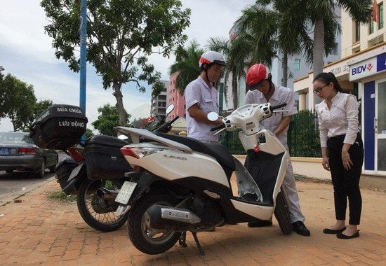 Sửa chữa xe máy bị rồ ga tại quận 5 TPHCM hãy liên hệ ngay với Hoàng Gia Motor