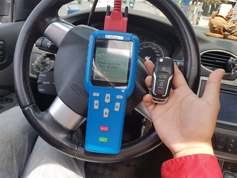 Dịch vụ sửa khóa lưu động của Hoàng Gia Motor trung thực, đáng tin cậy
