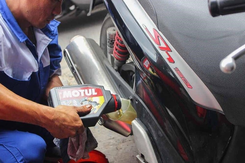 Top dịch vụ thay dầu xe máy lưu động – cứu hộ xe máy quận 2 chuyên nghiệp, nhanh chóng nhất 5 Cần sửa chữa, cứu hộ xe máy quận 2 TPHCM có thể liên hệ ngay với Gia Huy