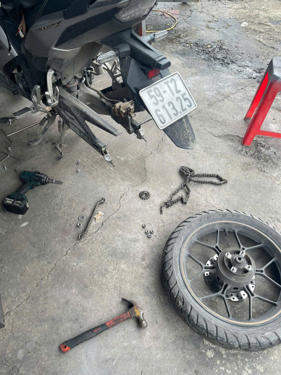 Nguyên nhân và cách sửa xe máy lệch đảo bánh 4